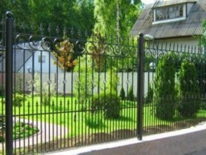 Кованые заборы на ленточном фундаменте 80 метров фото в Рузе
