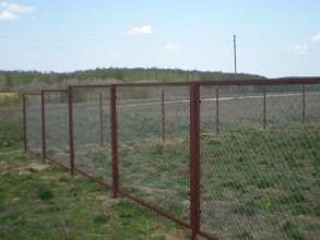 Забор из сетки рабицы в натяг секционный 12 метров фото в Рузе